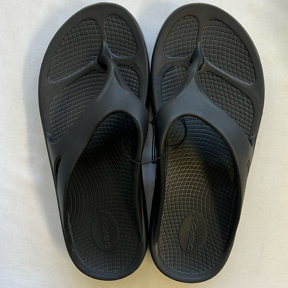 OOFOS Black Women's Sandals